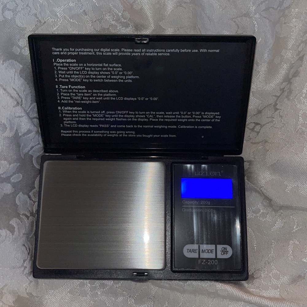 Fuzion Digital Pocket Scale.